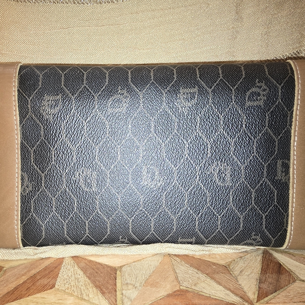 Christian Dior Elegant Black and Tan Designer Wallet/Clutch - Picture 3 of 11